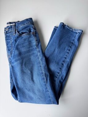 Levi's Straight Leg Jeans - Medium Blue